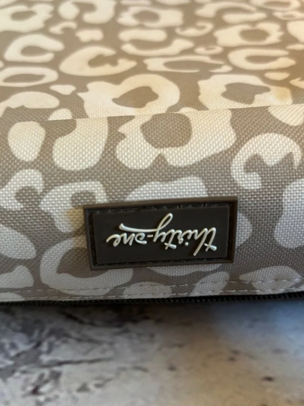 Thirty One Bon Appetite Tan & Beige Insulted Casserole Travel Holder Potlucks Pi